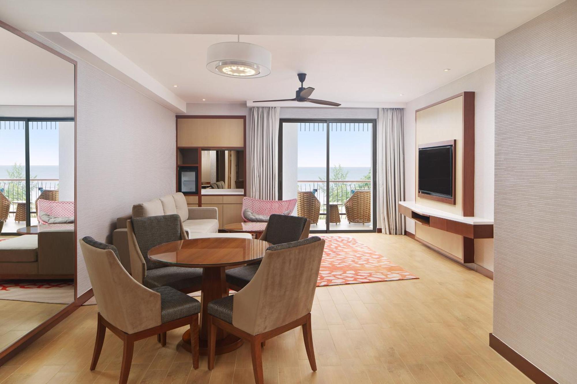 เดอะ เวสทิน เดซารู โคสต์ รีสอร์ต Hotel เดอซารู ภายนอก รูปภาพ A typical living room in a 3-bedroom apartment