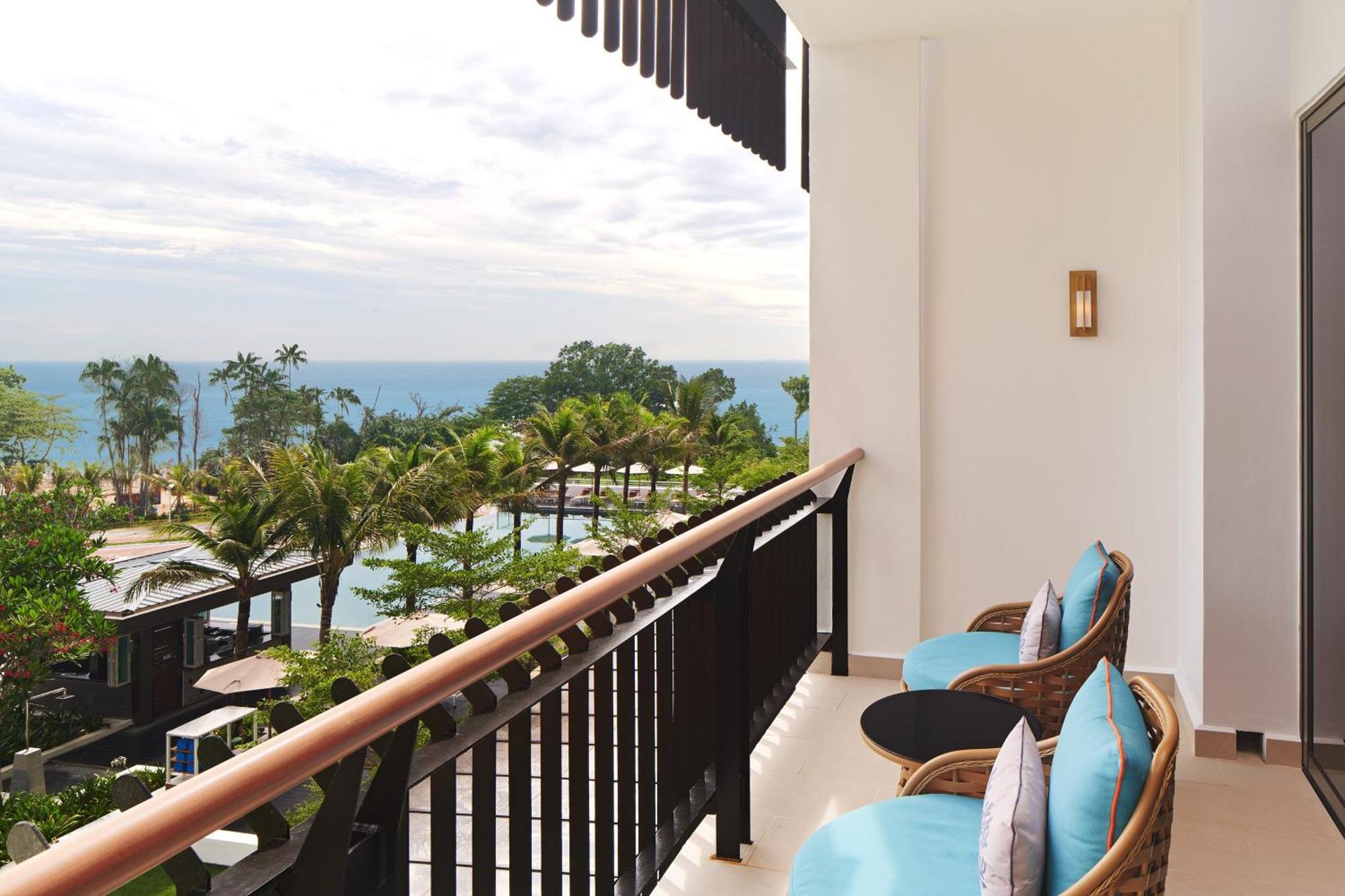 เดอะ เวสทิน เดซารู โคสต์ รีสอร์ต Hotel เดอซารู ภายนอก รูปภาพ A balcony at the resort